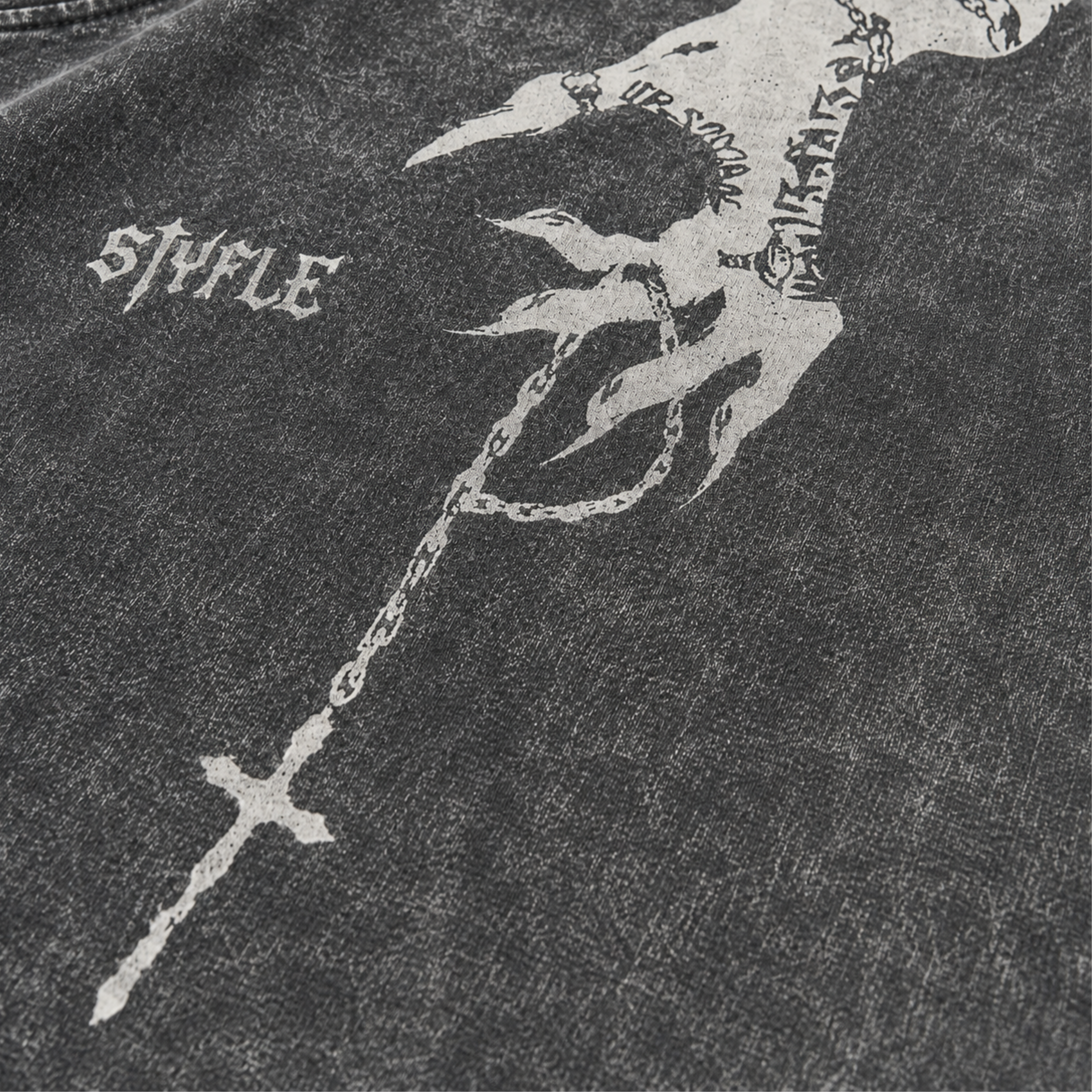 Obsidian Chains – Oversized Gothic Graphic Tee
