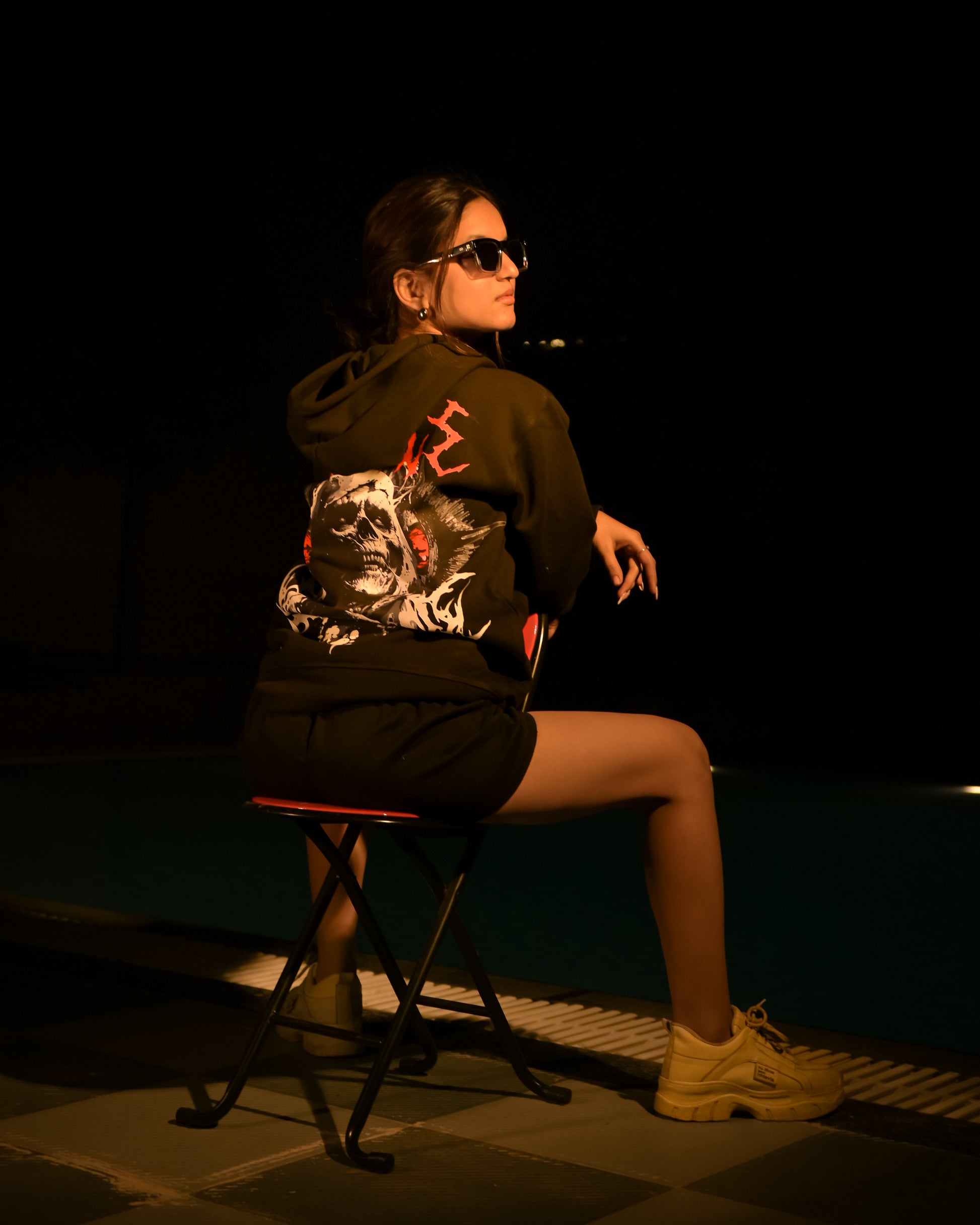 "Don't Be Sad" Distressed Smile Skull Graphic Hoodie