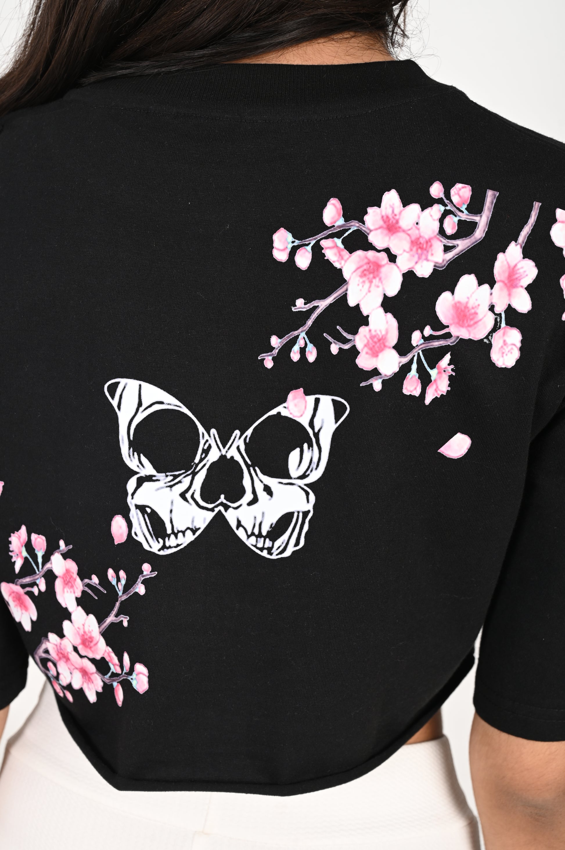I BITE Cropped Tee – Black